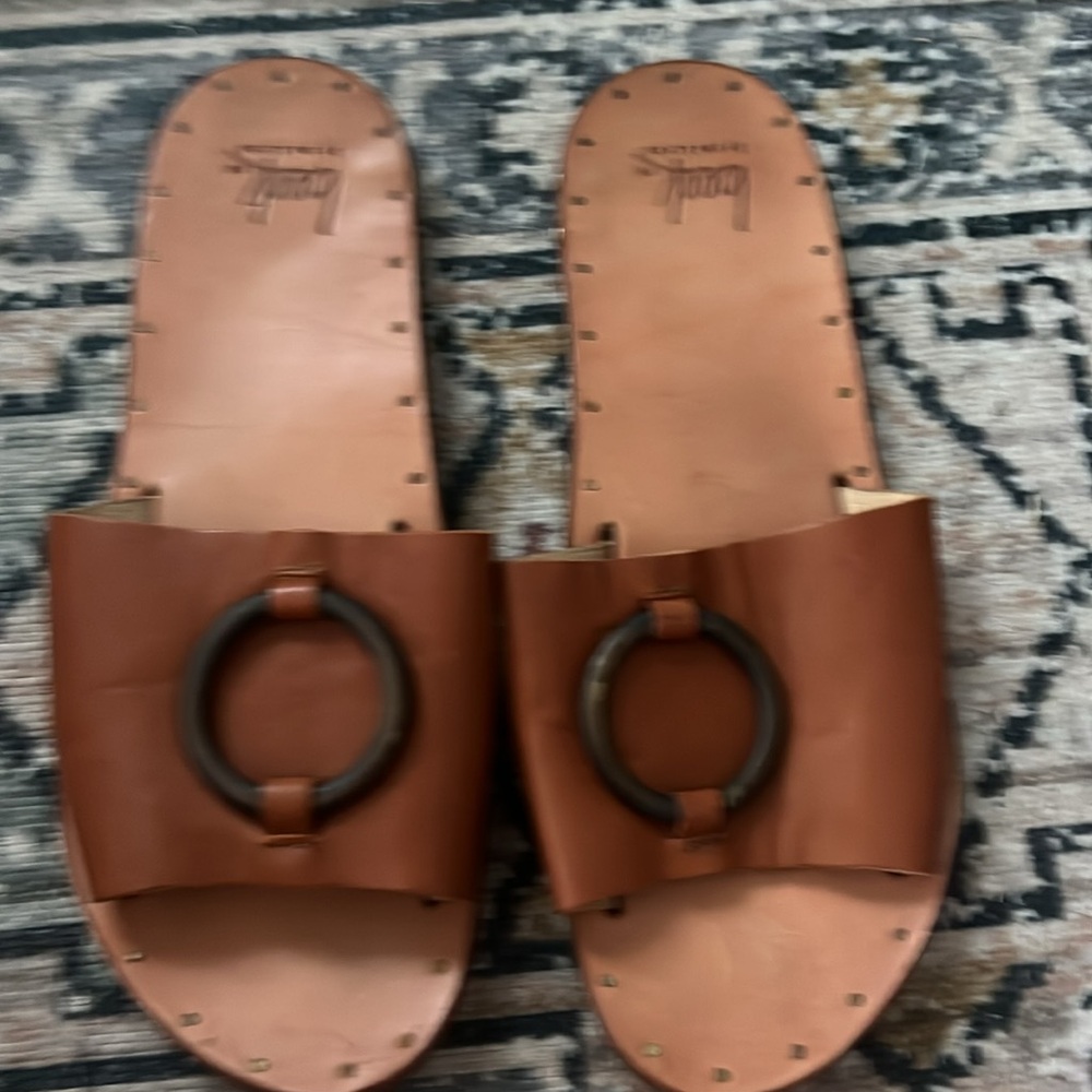 Sz 9 Beek cockatoo slide sandal - Picture 3 of 11